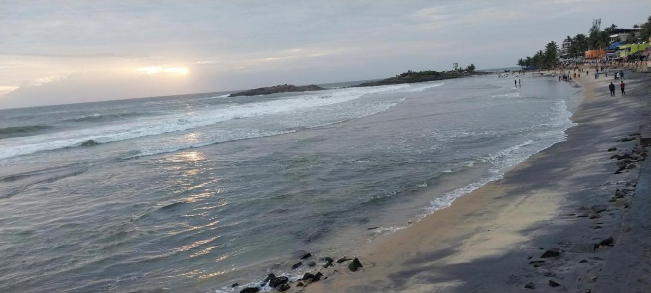 Packbag Beach Hotel Kovalam Exteriör bild