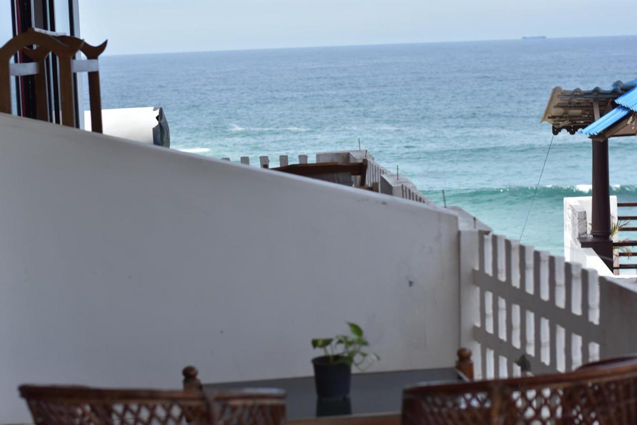 Packbag Beach Hotel Kovalam Exteriör bild