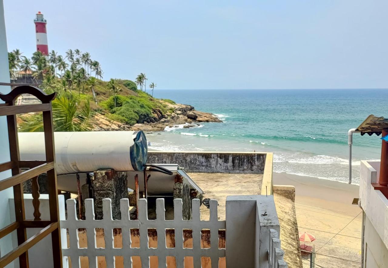 Packbag Beach Hotel Kovalam Exteriör bild