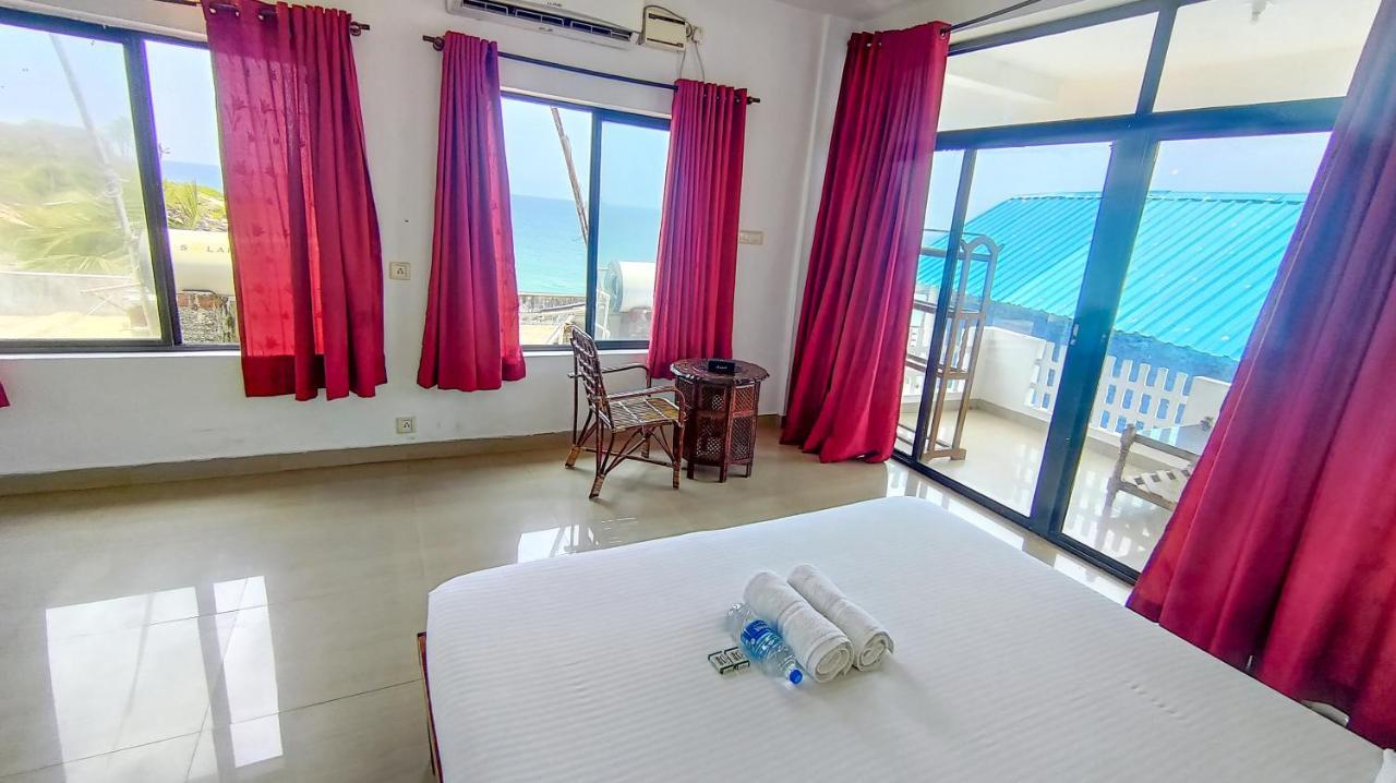 Packbag Beach Hotel Kovalam Exteriör bild